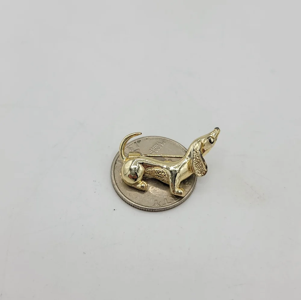 Gerry’s Gold Tone Dachshund Brooch Vintage Dog Pin Basset Hound Style - Picture 12 of 13